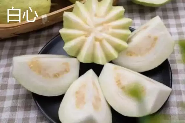 番石榴红心和白心区别,果肉颜色明显不同插图2 番石榴红心和白心区别,果肉颜色明显不同插图2