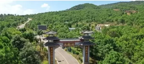 探秘会东老君峰:大自然的雄浑杰作插图 探秘会东老君峰:大自然的雄浑杰作插图