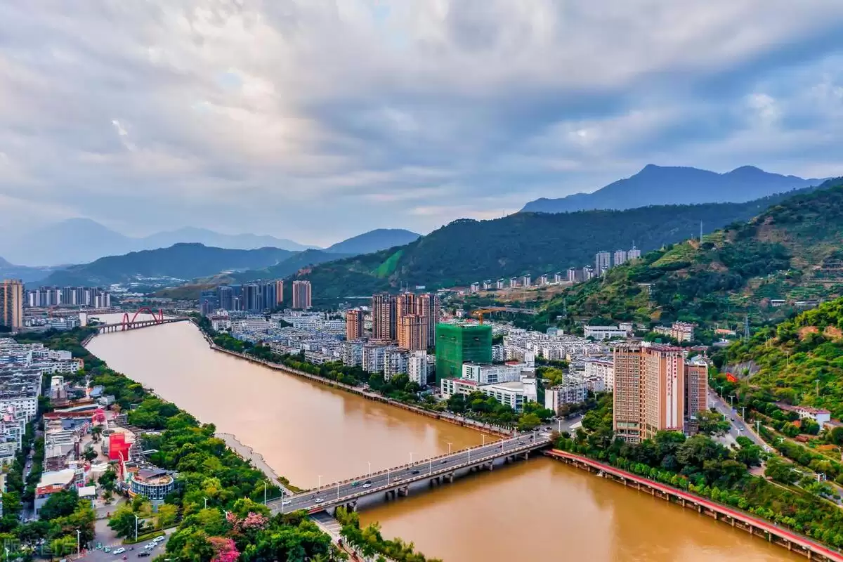 攀枝花市区和米易县，旅居养老真相大揭秘！哪里更胜一筹？插图1