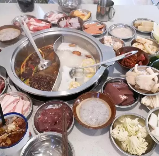 凉山州布拖县火锅哪家最好吃?本地人推荐的5家必尝店铺插图1 凉山州布拖县火锅哪家最好吃?本地人推荐的5家必尝店铺插图1