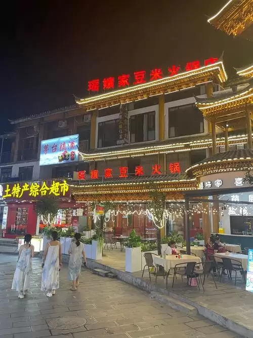 凉山州布拖县火锅哪家最好吃?本地人推荐的5家必尝店铺插图2 凉山州布拖县火锅哪家最好吃?本地人推荐的5家必尝店铺插图2