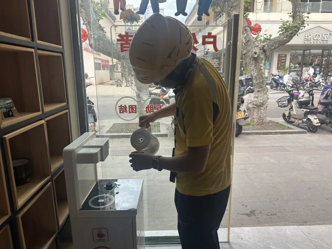 会东县“工哩啦”石榴籽驿站:聚焦民生小事 传递城市温度插图3 会东县“工哩啦”石榴籽驿站:聚焦民生小事 传递城市温度插图3