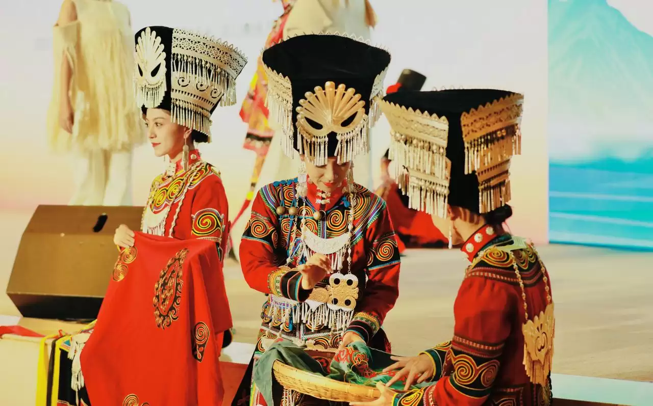 五彩凉山”燃情盛夏:火把节领衔,文旅盛宴绘就诗意画卷插图1 五彩凉山”燃情盛夏:火把节领衔,文旅盛宴绘就诗意画卷插图1