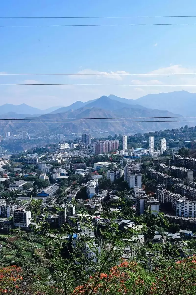 攀枝花东区是属于攀枝花市中心吗?插图 攀枝花东区是属于攀枝花市中心吗?插图