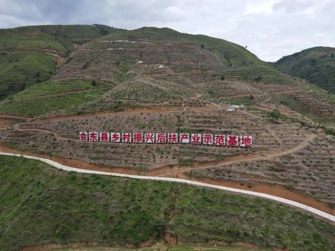 会东县崇黑路完工:民生路通 乡村振兴“加速跑”插图1 会东县崇黑路完工:民生路通 乡村振兴“加速跑”插图1