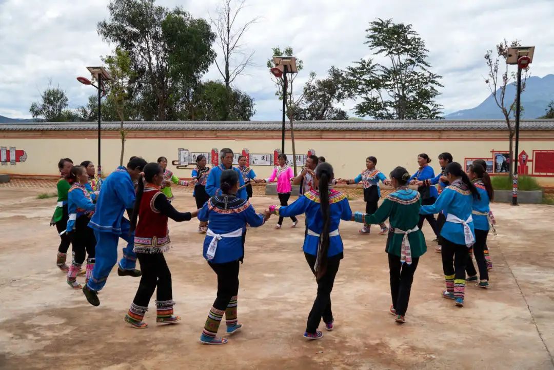 邂逅会东:嘎且且撒勒舞,奏响原始纯粹的乐章插图2 邂逅会东:嘎且且撒勒舞,奏响原始纯粹的乐章插图2