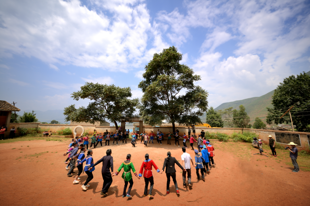邂逅会东:嘎且且撒勒舞,奏响原始纯粹的乐章插图11 邂逅会东:嘎且且撒勒舞,奏响原始纯粹的乐章插图11
