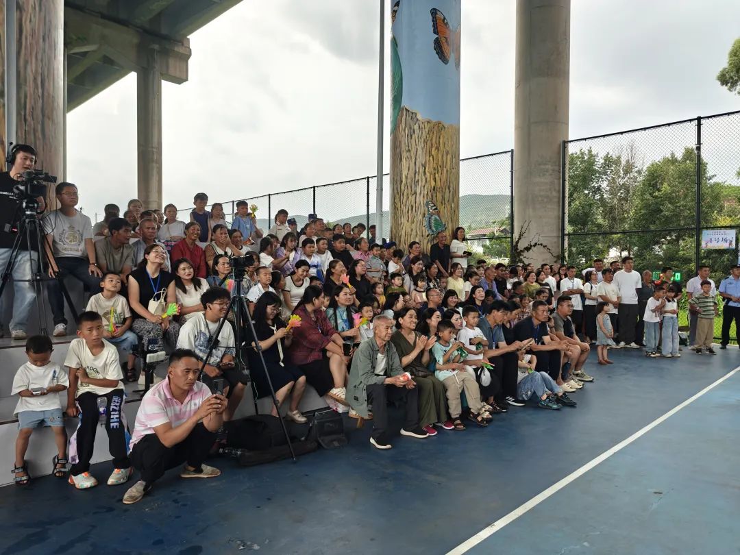 姜州“村 BA”:夏日乡村里的热血与烟火交响插图3 姜州“村 BA”:夏日乡村里的热血与烟火交响插图3