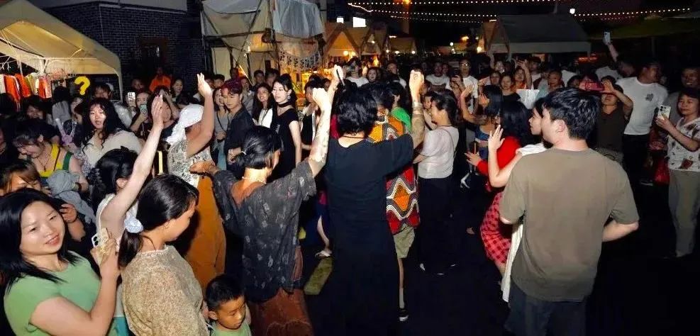 2025姜州火把节:摩登集市嗨翻湿漉漉夏天!插图7 2025姜州火把节:摩登集市嗨翻湿漉漉夏天!插图7