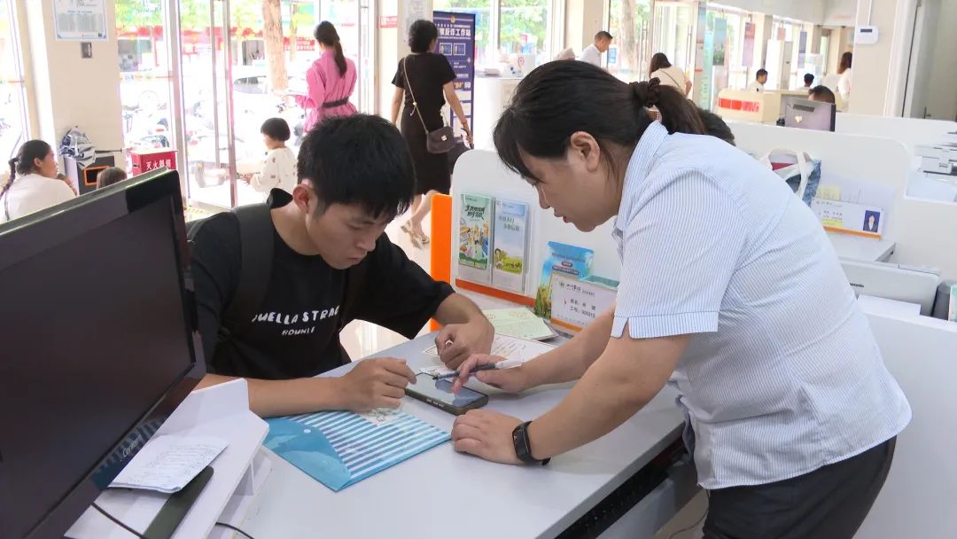 2025 会东县：凉山农商银行“双轨助学”、中国银行助力，共筑学子大学梦插图2