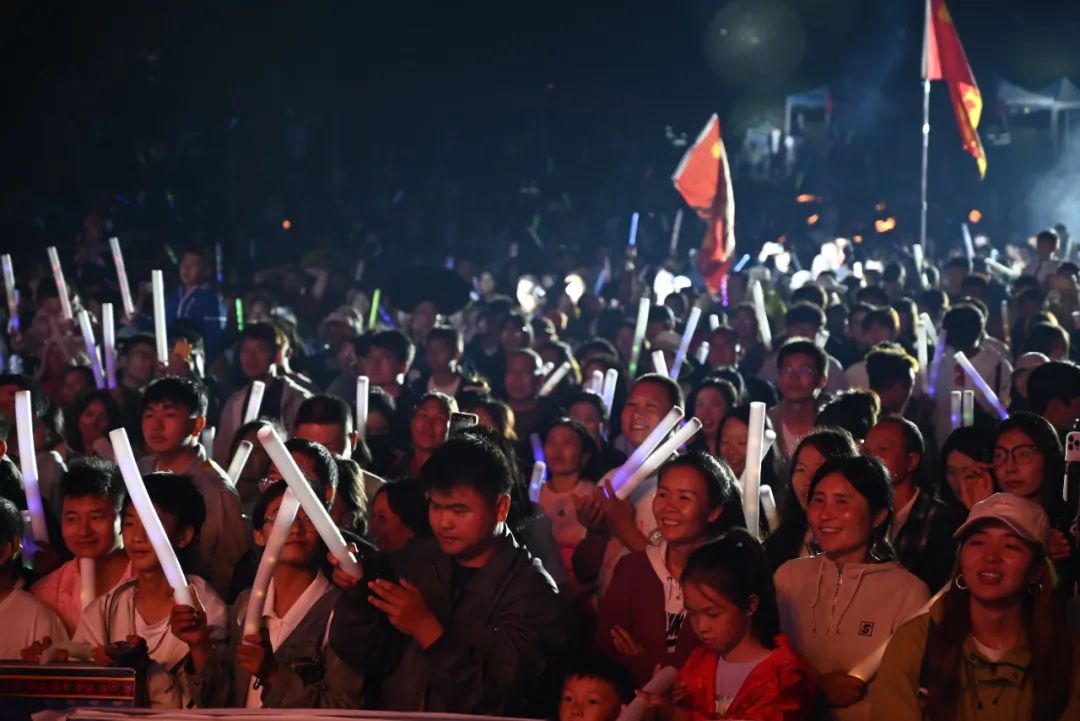 云端鲁南·清凉彝乡”:火把节燃情启幕,嗨翻鲁南山!插图10 云端鲁南·清凉彝乡”:火把节燃情启幕,嗨翻鲁南山!插图10