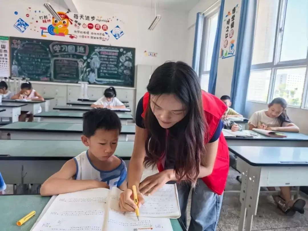 2025 年 “凉山阿依” 职工子女暑期爱心托管启动,21 天破解看护难题并促家风建设插图2 2025 年 “凉山阿依” 职工子女暑期爱心托管启动,21 天破解看护难题并促家风建设插图2