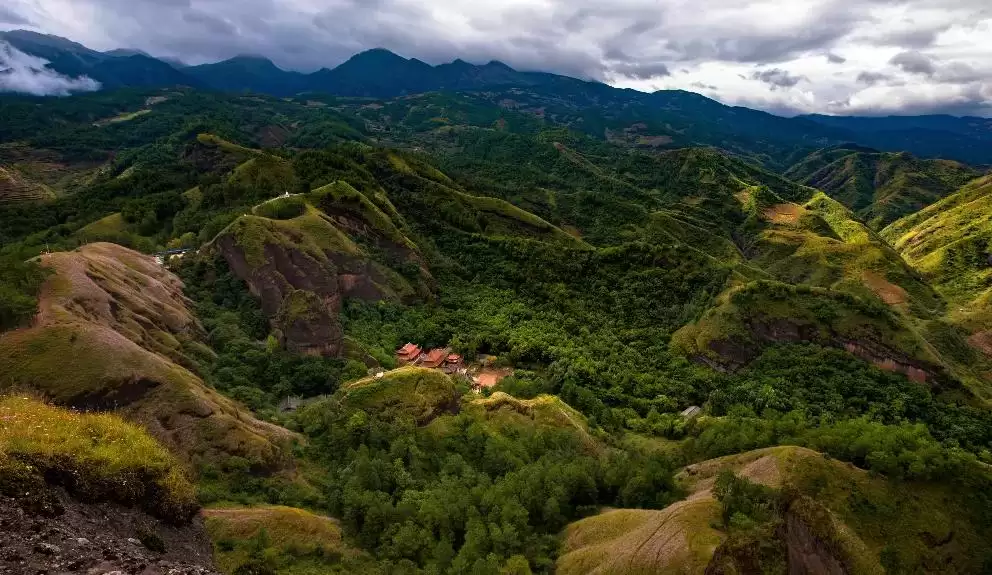 盐源:海拔 2600 米 + 的清凉宝藏地,山林、泸沽湖、果园畅享惬意避暑插图9 盐源:海拔 2600 米 + 的清凉宝藏地,山林、泸沽湖、果园畅享惬意避暑插图9
