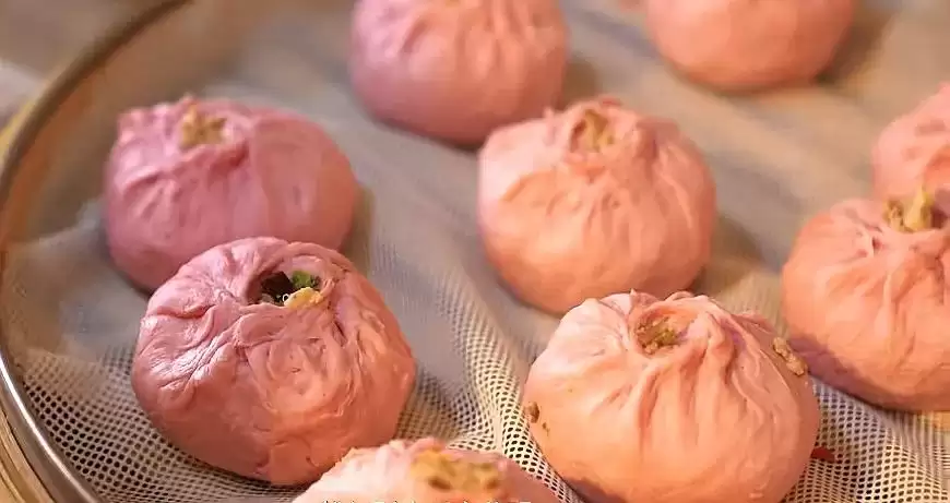 会理抓酥包子:传承自茶马古道的特色早餐,“食” 榴抓酥包演绎古城新风味插图1 会理抓酥包子:传承自茶马古道的特色早餐,“食” 榴抓酥包演绎古城新风味插图1