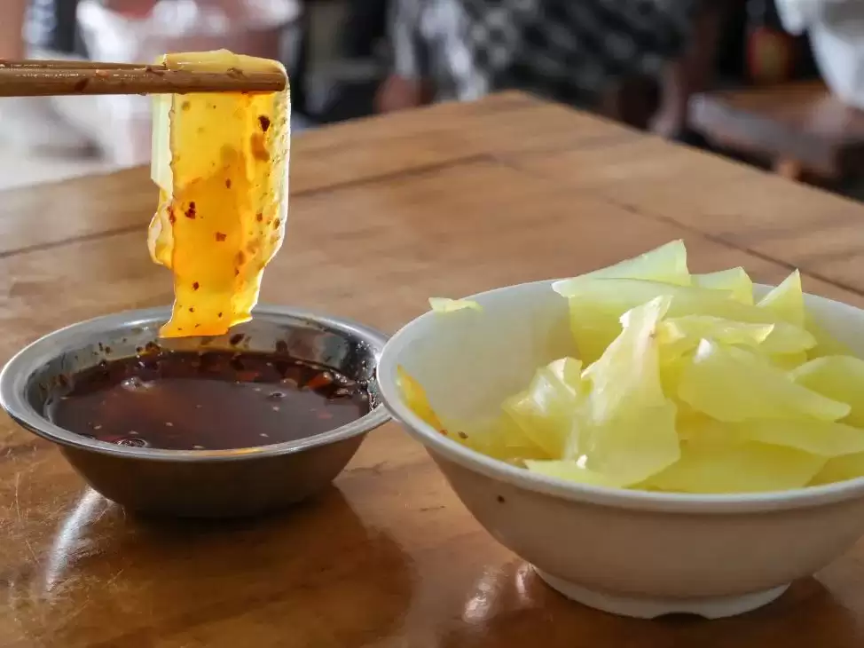 立秋后西昌仍热,本地人狂炫的清凉美食大揭秘:冰糕凉粉冰粉水果等速看插图6 立秋后西昌仍热,本地人狂炫的清凉美食大揭秘:冰糕凉粉冰粉水果等速看插图6