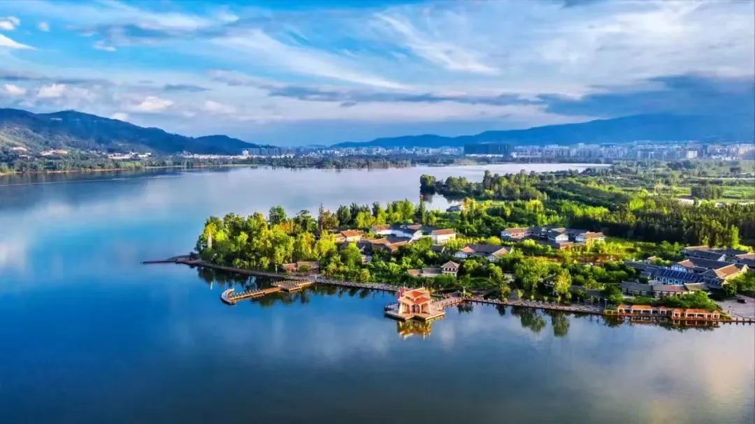 凉山:文旅融合绘就华彩篇章,从山水胜境到人文厚土的全域之美插图1 凉山:文旅融合绘就华彩篇章,从山水胜境到人文厚土的全域之美插图1