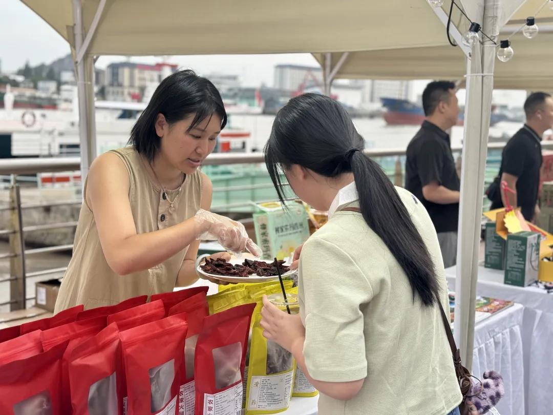 “千年渡口风・一品金阳味”:金阳非遗农特产品嘉年华在镇海渡精彩上演插图1 “千年渡口风・一品金阳味”:金阳非遗农特产品嘉年华在镇海渡精彩上演插图1