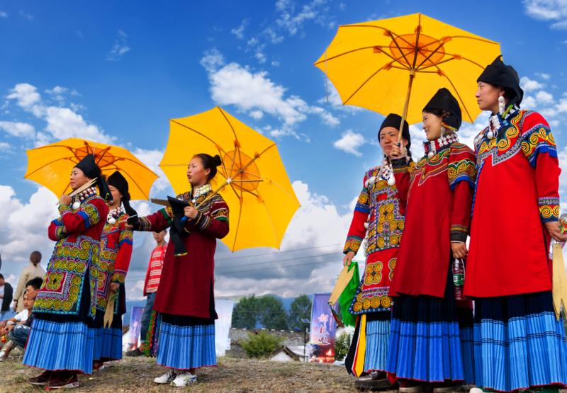 凉山州非遗保护新探索:技艺传承促就业增收,创意驱动展独特魅力插图1 凉山州非遗保护新探索:技艺传承促就业增收,创意驱动展独特魅力插图1