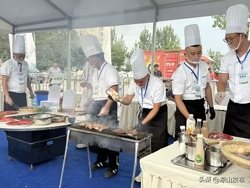 “金火把”闪耀大凉山：烧烤大赛绘就“美食+文旅+产业”新画卷插图1