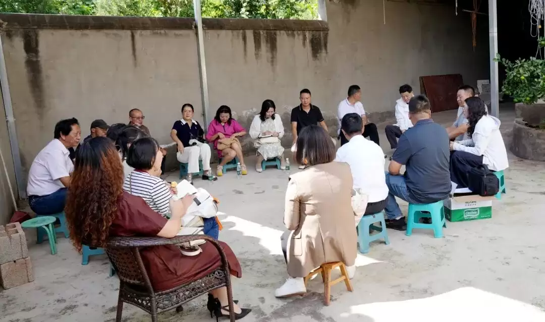 会东县文联与烟草局联合举办采风活动:“文艺 + 烟叶产业” 助力乡村振兴插图1 会东县文联与烟草局联合举办采风活动:“文艺 + 烟叶产业” 助力乡村振兴插图1