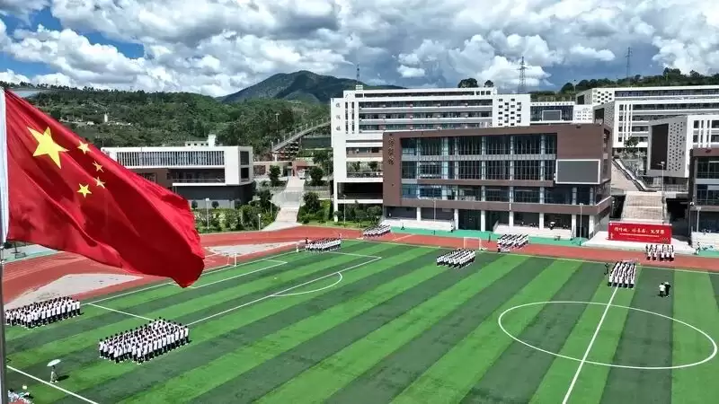 会东高一新生军训尾声：迷彩方阵里的成长与蜕变插图3