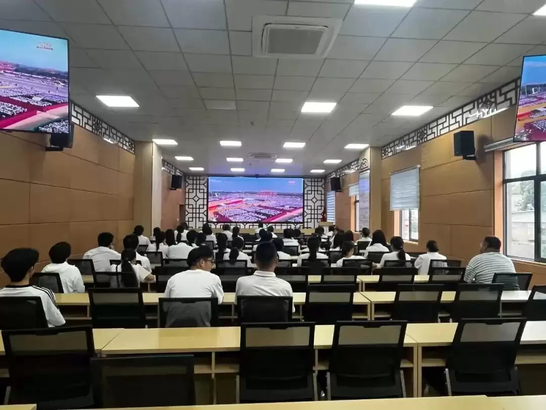 会东县各界观看抗战胜利 80 周年阅兵,伟大抗战精神激发奋进热潮插图6 会东县各界观看抗战胜利 80 周年阅兵,伟大抗战精神激发奋进热潮插图6