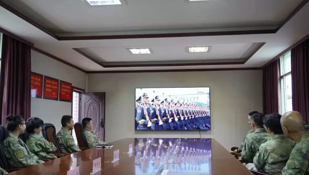 会东县各界观看抗战胜利 80 周年阅兵,伟大抗战精神激发奋进热潮插图1 会东县各界观看抗战胜利 80 周年阅兵,伟大抗战精神激发奋进热潮插图1