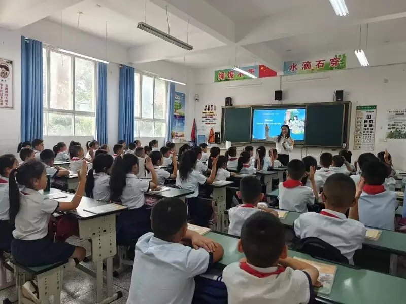 会东县 “县管校聘” 成效显著:92 名教师跨科转岗,助力教育高质量发展插图2 会东县 “县管校聘” 成效显著:92 名教师跨科转岗,助力教育高质量发展插图2