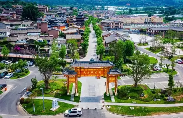 凉山新型城镇化:乐水湖项目生态赋能,大石板古村文旅蝶变,绘就城乡新画卷插图2 凉山新型城镇化:乐水湖项目生态赋能,大石板古村文旅蝶变,绘就城乡新画卷插图2