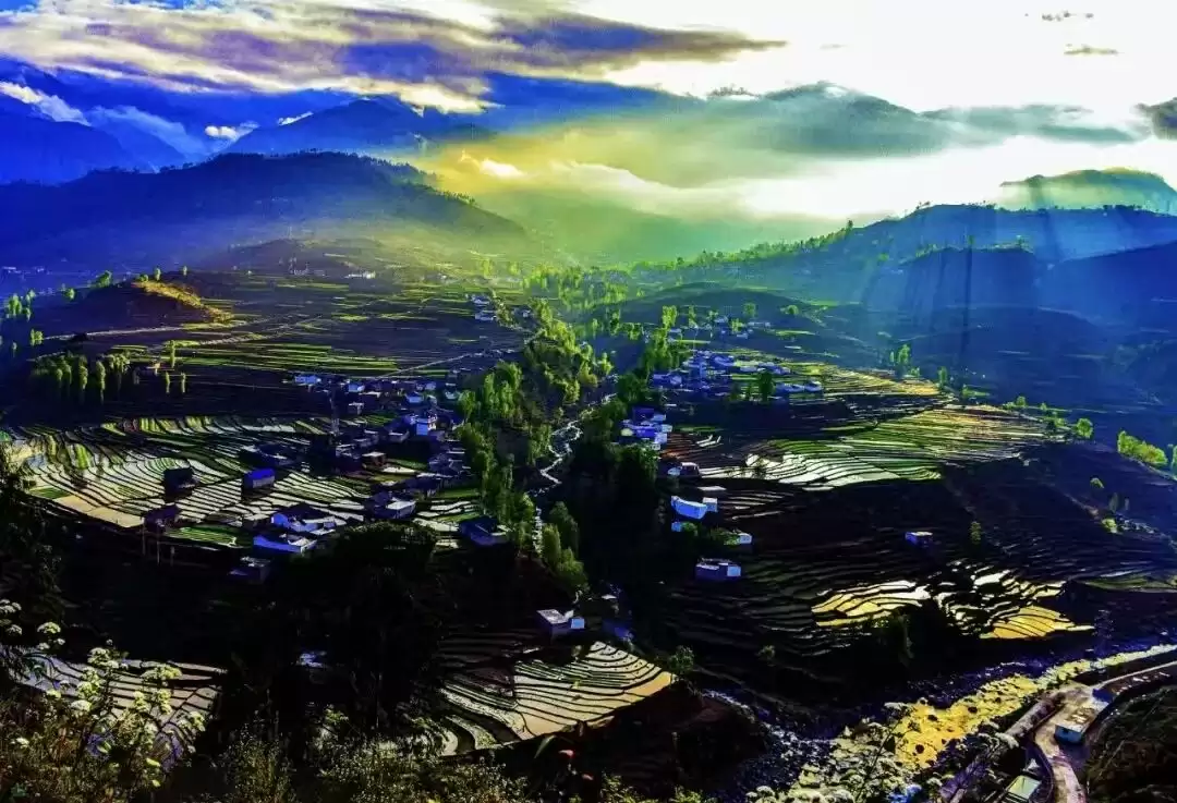 赛场外的惊喜:走进川超背后五彩斑斓的凉山,开启超值之旅插图1 赛场外的惊喜:走进川超背后五彩斑斓的凉山,开启超值之旅插图1