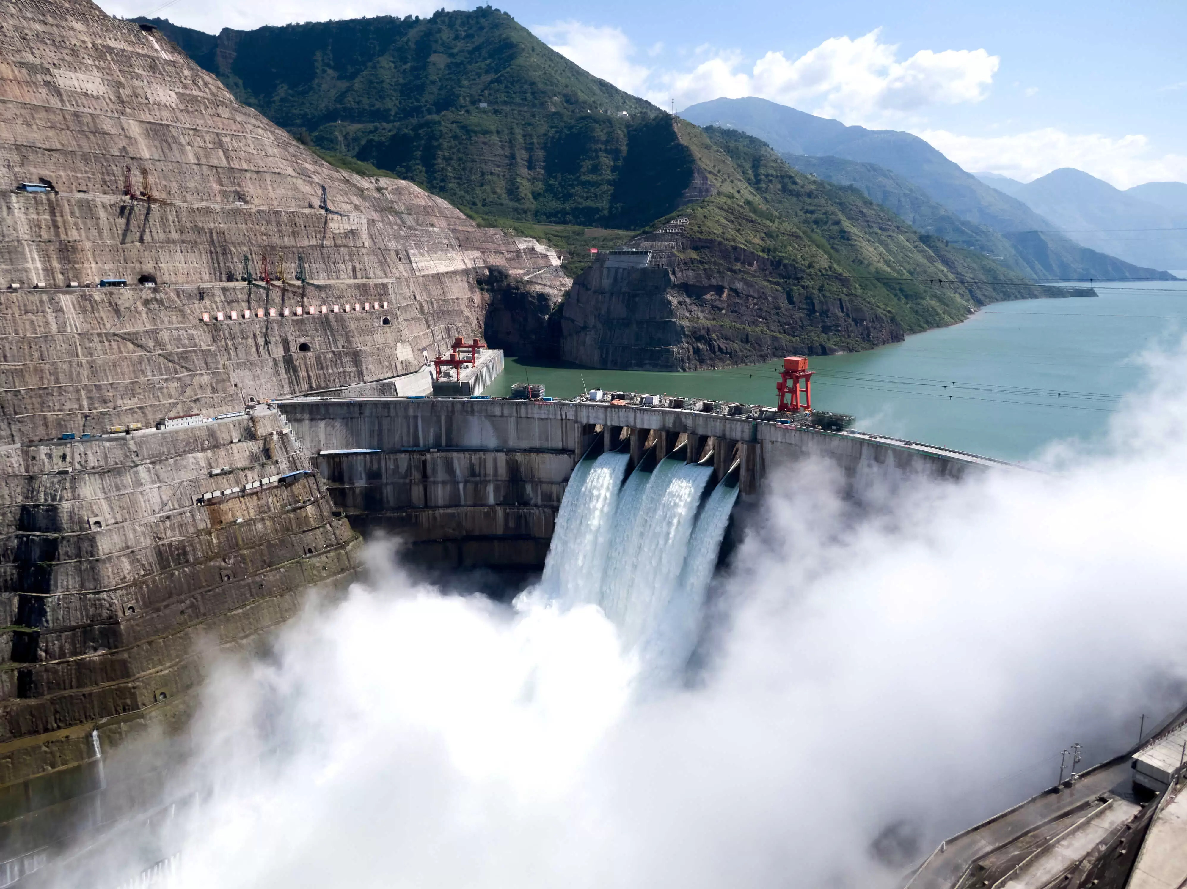 探秘会东县：地理位置、历史沿革与行政区划的全面解读插图3