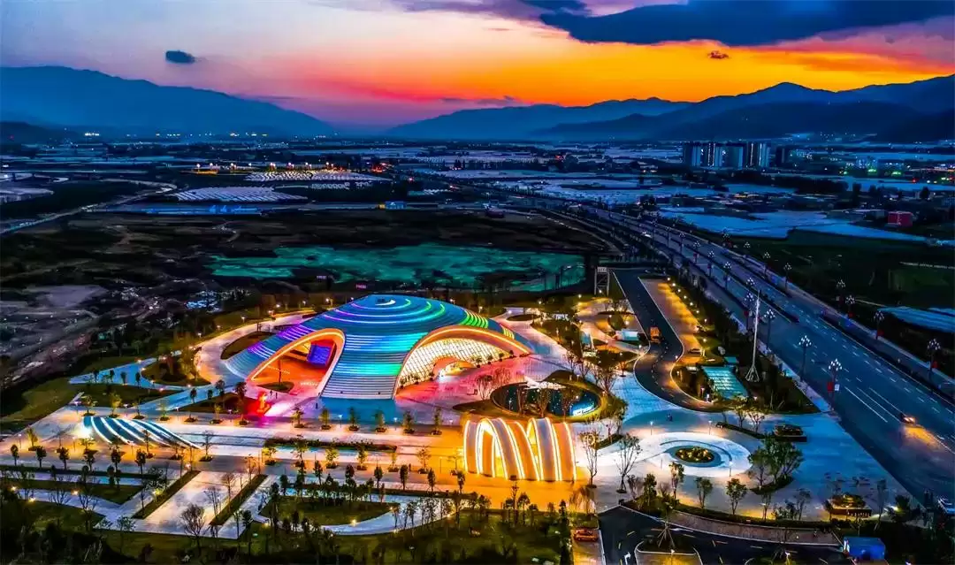 西昌邛海湿地马拉松 11.1 开跑!两天一晚畅玩攻略,尽享美景与美食插图10 西昌邛海湿地马拉松 11.1 开跑!两天一晚畅玩攻略,尽享美景与美食插图10