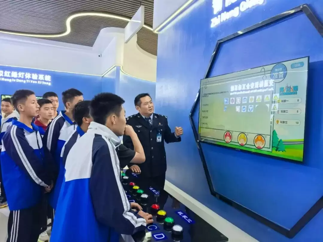 会东县道路交通安全教育基地 10 月 30 日启用,科技赋能开启沉浸式交安教育插图3 会东县道路交通安全教育基地 10 月 30 日启用,科技赋能开启沉浸式交安教育插图3