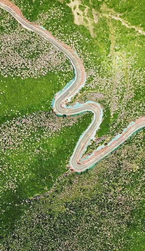 跟着大凉山戏剧节游凉山:五条线路,探秘十余个 “自然剧场” 的独特魅力插图 跟着大凉山戏剧节游凉山:五条线路,探秘十余个 “自然剧场” 的独特魅力插图