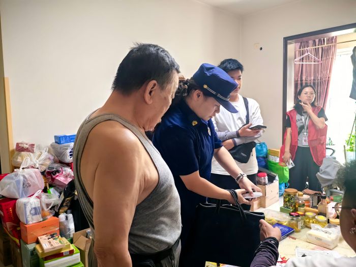 攀枝花仁和区:免费安装联网烟感,为居家老人筑牢“防火墙”插图2 攀枝花仁和区:免费安装联网烟感,为居家老人筑牢“防火墙”插图2